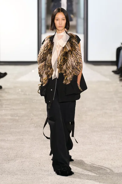 Look 10